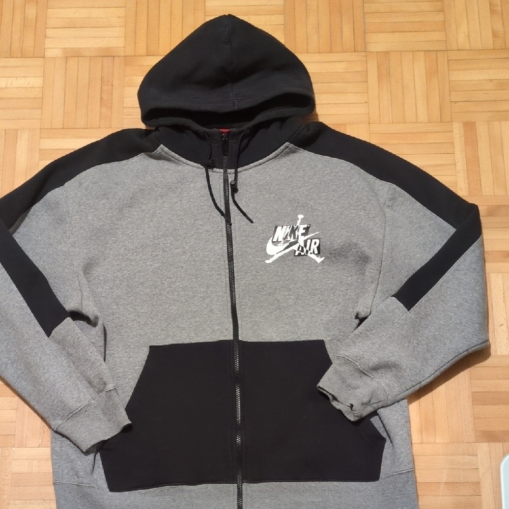 Nike Men's Black and Gray Zip-Up Sweater